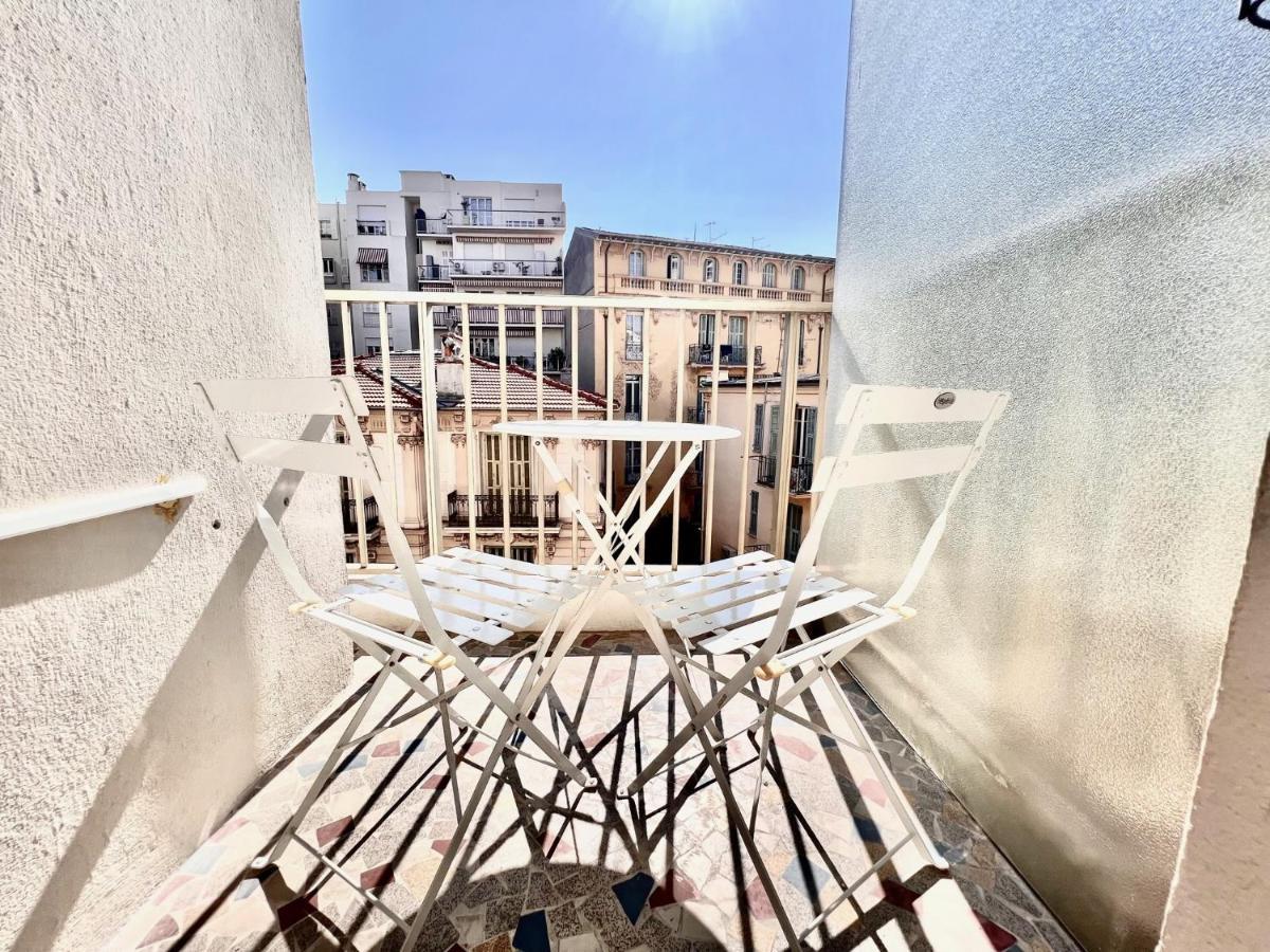 Aparthotel Riviera: Quiet Studio with AC and Terrace in Nice Carré d'Or Exterior photo